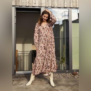 Aritzia Wilfred Barossa Maxi Dress Size XXS Oversized Bohemian Flowy Casual